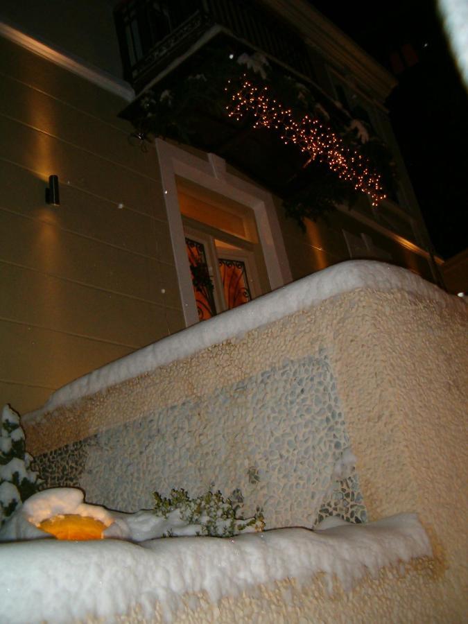 Room In A Neoclassical House - Ladybug Kastoria Exterior photo